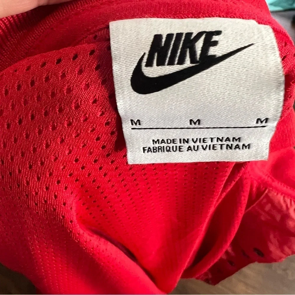 Nike NBA Hoops  Basketball Red Shirt Jacket Short Sleeve